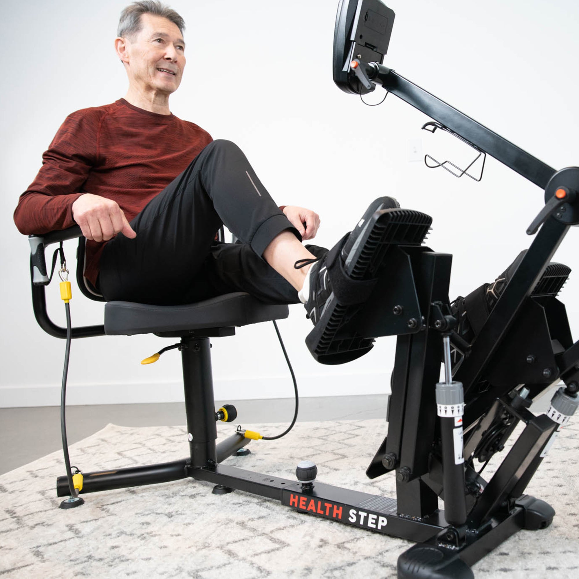 Stepper lineal reclinable HealthStep con asiento giratorio para personas mayores