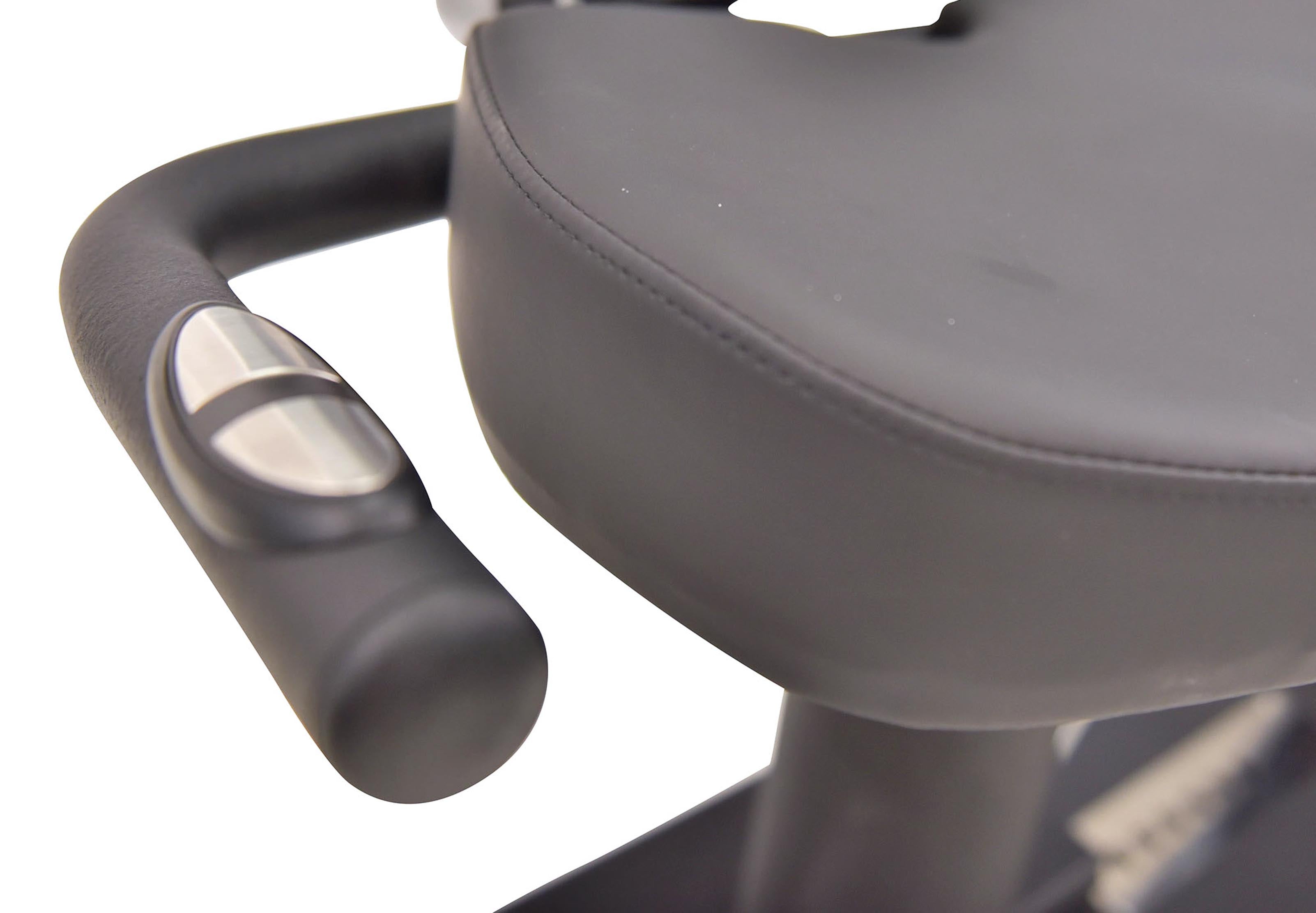 PhysioStep Pro Recumbent Stepper - StepLock Technology